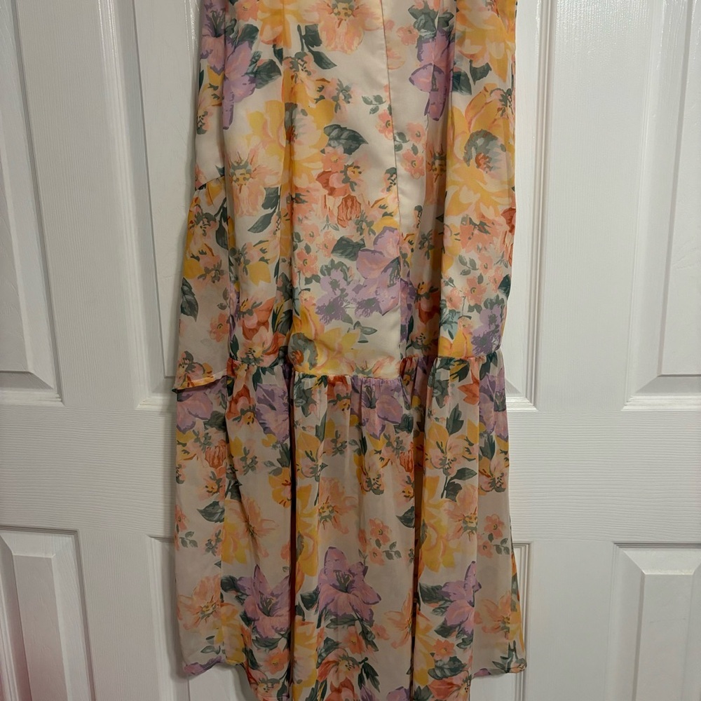 Showpo Soshanah Dress Floral - Picture 4 of 7